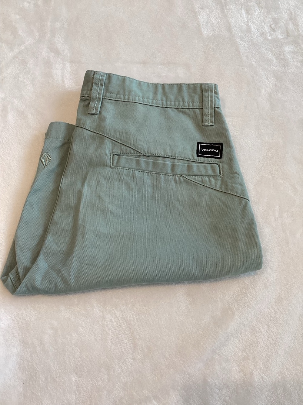 Volcom Trouser Shorts Light Sage Green Shorts Size 31 Inseam 8.75”